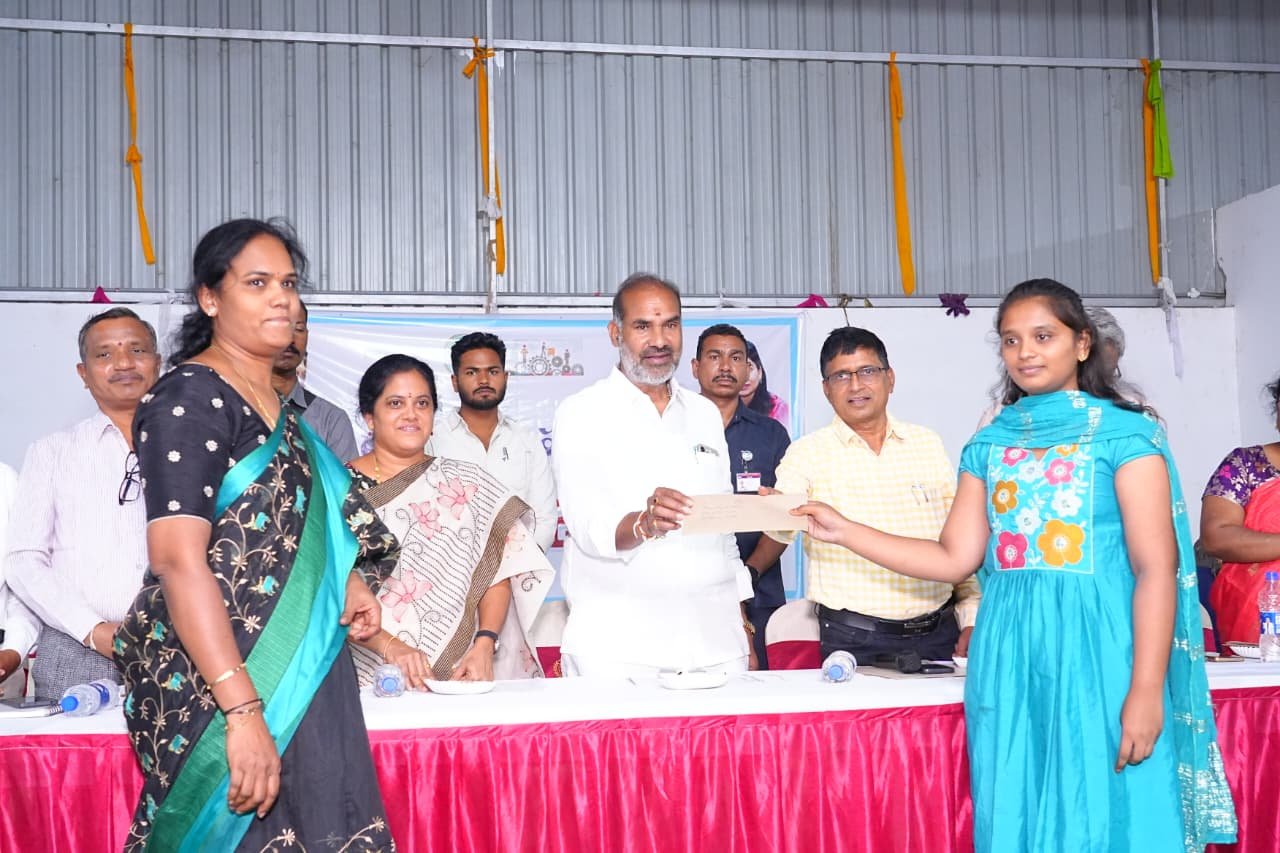 నిరుద్యోగ యువతకు ఉపాధి అవకాశాల కల్పనే ప్రభుత్వ లక్ష్యం